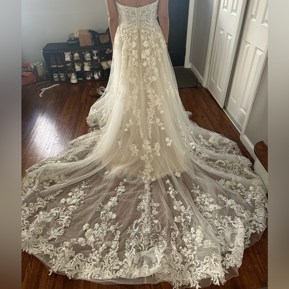 Martina Liana Wedding Dress 1228 - Picture 6 of 17